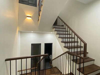 Nhà đẹp ngõ ba gác, ba bước ra phố, trung tâm, gần Aeon Long Biên, 46M, 4.8x tỷ 0