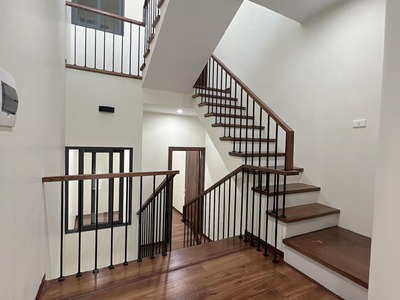 Nhà đẹp ngõ ba gác, ba bước ra phố, trung tâm, gần Aeon Long Biên, 46M, 4.8x tỷ 5