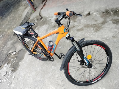 Cần thanh lý chiếc xe đạp địa hình gian bãi này full nhôm đề xi-mano 2