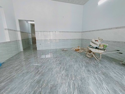 Cho thuê nhà mới đẹp 3 phòng ngủ . gần chợ an nghiệp  mít nài hẻm 182 đường trần hưng đạo . qnk . 2