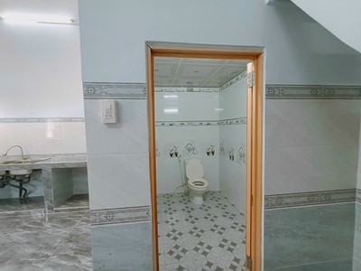 Cho thuê nhà mới đẹp 3 phòng ngủ . gần chợ an nghiệp  mít nài hẻm 182 đường trần hưng đạo . qnk . 4