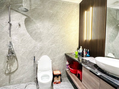 Bán nhà Mặt Đường Hồ Sen, vị trí quá đẹp, nhà xây mới 9