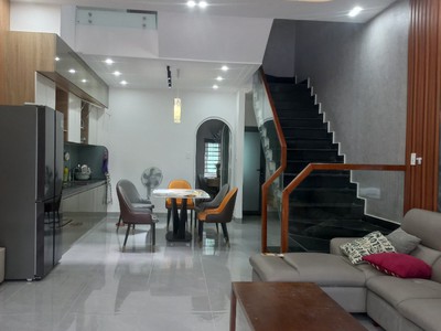Bán nhà 3 tầng đường hòa minh, full nội thất 0