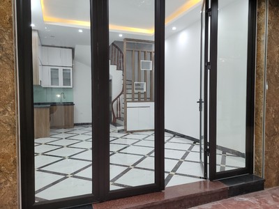 Chính chủ cho thuê nhà nguyên căn 5 tầng xây mới koong, xách vali ở luôn 1