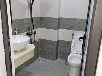Chính chủ cho thuê nhà nguyên căn 5 tầng xây mới koong, xách vali ở luôn 3