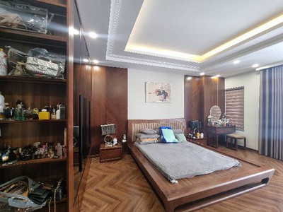 Bán nhà nguyễn văn cừ  -long biên 74m  7tầng  16 tỷ  gara 2 ô tô to,thông tứ phía,vip của vip 4
