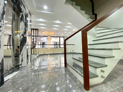 Bán nhà nguyễn văn cừ  -long biên 74m  7tầng  16 tỷ  gara 2 ô tô to,thông tứ phía,vip của vip 1