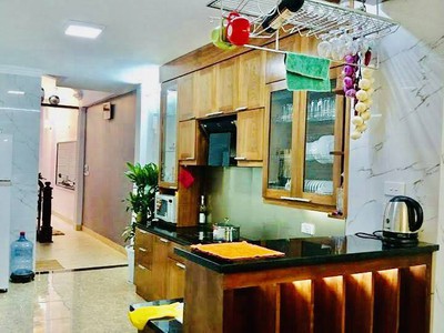 Bán nhà ngọc lâm-long biên  55mv 4 tầng  4.8tỷ  20m ra  đường ngọc lâm,2 thoáng trước sau.cách cầu 2