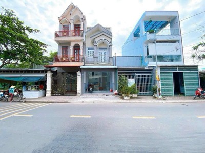 Bán nhà mặt tiền đường 826c ngay chợ phước lại trệt lầu giá chỉ 3,15 tỷ thương lượng 4