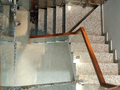 Bán nhà mặt đường Nguyễn Công Hòa, vị trí đẹp, kinh doanh tốt 1