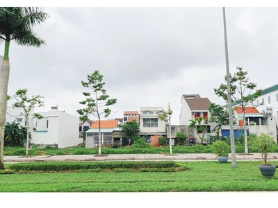 Đất dt 825m2 vị trí siêu đẹp mặt tiền Hùng vương Tam kỳ Đã có sổ chỉ 29tr/m2 co Thương lượng 1