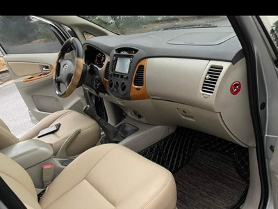 Chính chủ cần bán xe INNOVA bản 2009g số sàn. 6