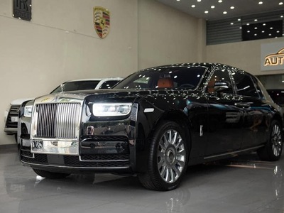 Rolls-Royce Phantom EWB 2022, mới 100, giao ngay 8