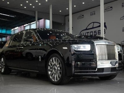 Rolls-Royce Phantom EWB 2022, mới 100, giao ngay 9