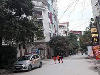 Cho thuê nhà riêng ngõ 106 hoàng quốc việt cầu giấy dt 60m2, căn góc 0