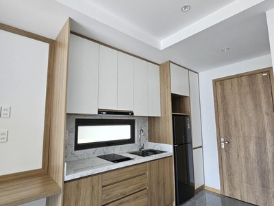 Bán ccmn kiều mai 65m2x7 tầng, thang máy, ô tô, 18 phòng,lô góc, ngõ thông, 13 tỷ 1