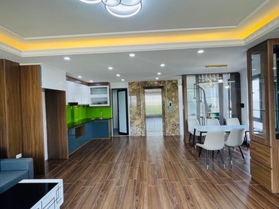 Diện tích khủng 175m  3 tầng mặt tiền quyền lực 9m mặt phố ô tô tránh vỉa hè kinh doanh 4