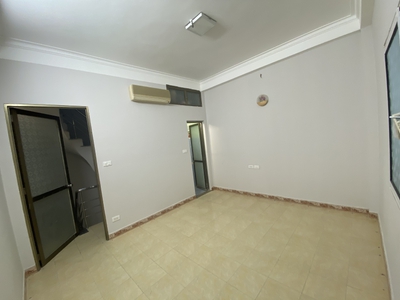 Nhà 4 tầng Phố Phạm Huy Thông Ba Đình dt 55m view hồ caffe, hàng ăn 2