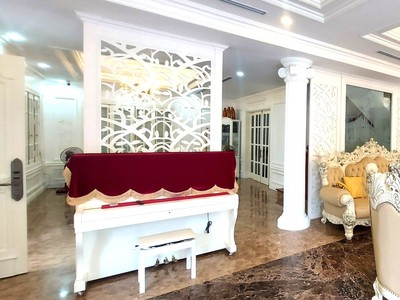 Ô tô vào nhà ngõ lạc long quân 108m chỉ 10.5 tỷ 1