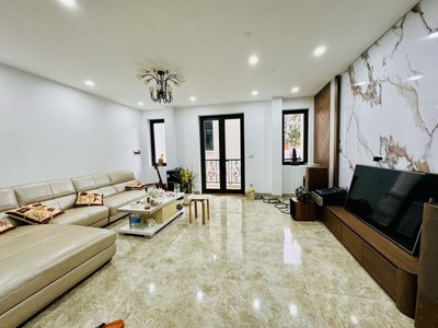 Bán nhà Hoàng Quốc Việt, Cầu Giấy. 44/65m2  5 tầng  MT 4.5m  TM  giá 16.85 tỷ 0