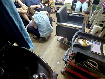 Cần sang nhượng tiệm tóc nail tại đường lê thị riêng bến thành, quận 1, tp .hồ chí minh 2
