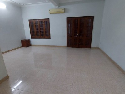 Cho Thuê Nhà Ngõ Phố Ngụy Như Kon Tum, 67m2, Ô Tô Vào Nhà 2