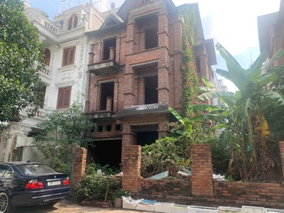 Bố mẹ theo con Biệt thự BT7 Việt Hưng Cạnh Trường Marie Curie 175m2 MT10 0