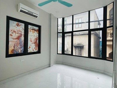 Cho Thuê Nhà Riêng 2 Mặt Tiền, Lô Góc, Kinh Doanh Đỉnh, Ngõ Trường Chinh Thông Tứ Phía 0