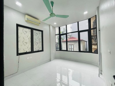 Cho Thuê Nhà Riêng 2 Mặt Tiền, Lô Góc, Kinh Doanh Đỉnh, Ngõ Trường Chinh Thông Tứ Phía 1