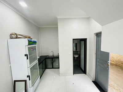 Cho Thuê Nhà Riêng 2 Mặt Tiền, Lô Góc, Kinh Doanh Đỉnh, Ngõ Trường Chinh Thông Tứ Phía 3