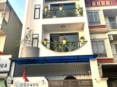Giảm sâu 2.5 tỷ bán đất tặng nhà khu tđc thạch bàn, vỉa hè oto tránh, 4 tầng dân xây siêu đẹp, 90m2 0
