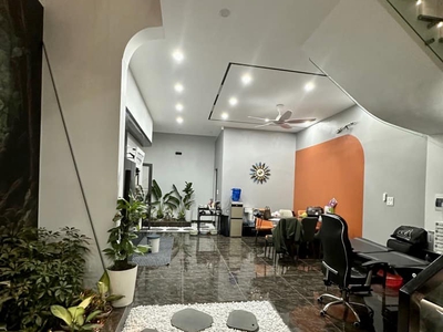 Giảm sâu 2.5 tỷ bán đất tặng nhà khu tđc thạch bàn, vỉa hè oto tránh, 4 tầng dân xây siêu đẹp, 90m2 4