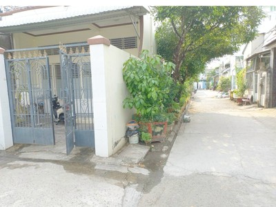 629 nhà chỉ : 6 triệu / tháng  cho thuê nhà 150m2 - 3 pn . đường nguyễn việt dũng - p. an thới 0