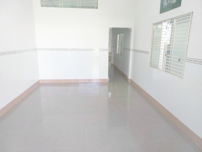 629 nhà chỉ : 6 triệu / tháng  cho thuê nhà 150m2 - 3 pn . đường nguyễn việt dũng - p. an thới 2