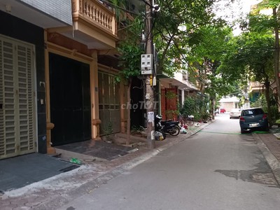 Cho thuê nhà ngõ 3 phố Phạm Tuấn Tài. Diện tích 55m2 x 4 tầng cạnh phố Đặng Thùy Trâm 5
