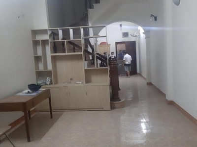 Cho thuê nhà ngõ 93 đường Hoàng Quốc Việt, Dt 60m2 x 3,5 tầng, Giá 15 triệu/tháng 4