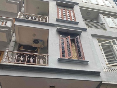 Cho thuê nhà ngõ 3 phố Phạm Tuấn Tài. Diện tích 55m2 x 4 tầng cạnh phố Đặng Thùy Trâm 0