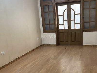Cho thuê nhà ngõ 3 phố Phạm Tuấn Tài. Diện tích 55m2 x 4 tầng cạnh phố Đặng Thùy Trâm 3