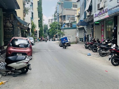 Cần tuyển nhân viên phụ gội đầu chưa biết được hướng dẫn có chỗ ăn ở 404