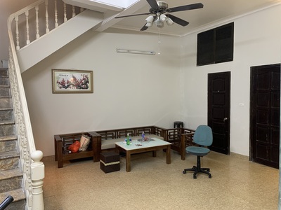 Chính chủ cho thuê cả nhà mặt đường để kinh doanh và để ở  tại  số 2/181 phố quan nhân. p nhân 1