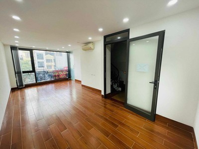 Siêu vip mặt phố nguyễn văn cừ 45m,6tầng,2mt rộng kd bất chấp,nhỉnh 18 tỷ 3