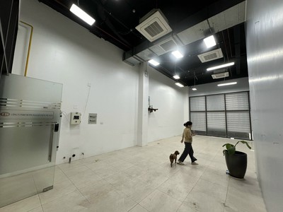 Mặt bằng đẹp- giá tốt - cần cho thuê gấp mặt bằng tại r9 tttm huyndai hillstate hà đông 2