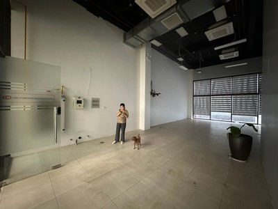 Mặt bằng đẹp- giá tốt - cần cho thuê gấp mặt bằng tại r9 tttm huyndai hillstate hà đông 4