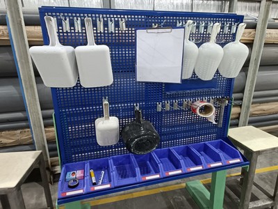 Bảng treo dụng cụ, tủ dụng cụ, kệ dụng cụ, bàn nguội cơ khí 0