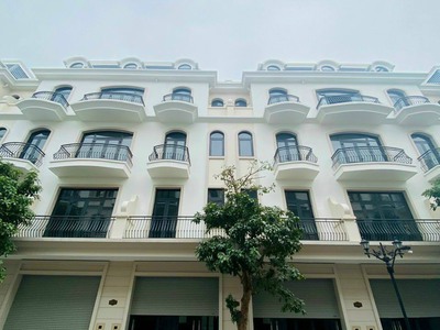Căn liền kề rẻ nhất thị trường, xây 5 tầng, 184m2 sử dụng,cạnh trường vinschool   công viên 0
