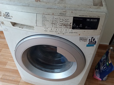 Bán máy giặt Electrolux đang dùng 0