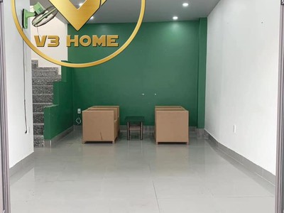 Cần tuyển nhân viên phụ gội đầu chưa biết được hướng dẫn có chỗ ăn ở 2605