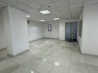 Cho thuê căn hộ văn phòng THE EVERICH, Quận 11 : -	Diện tích 115m2, hiện đang trống sẵn, có 2 toilet 1