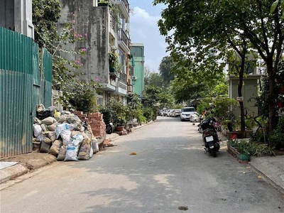 Cần tuyển nhân viên phụ gội đầu chưa biết được hướng dẫn có chỗ ăn ở 4635