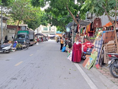 Siêu phẩm ái mộ - trung tâm long biên - 7 tầng thang máy - kinh doanh - văn phòng 0